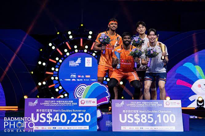 cac-nha-vo-dich-tai-giai-cau-long-lining-china-masters-2025-cap-do-super-750