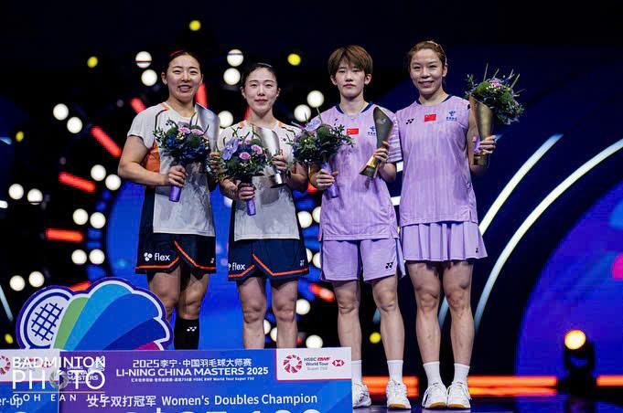 cac-nha-vo-dich-tai-giai-cau-long-lining-china-masters-2025-cap-do-super-750