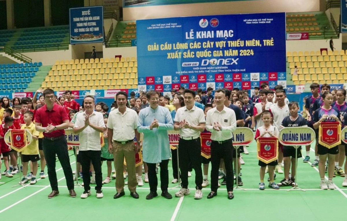 Khai mạc Giải cầu lông các cây vợt thiếu niên, trẻ xuất sắc quốc gia năm 2024 - Tranh giải Donex Khai mạc Giải cầu lông các cây vợt thiếu niên, trẻ xuất sắc quốc gia năm 2024 - Tranh giải Donex
