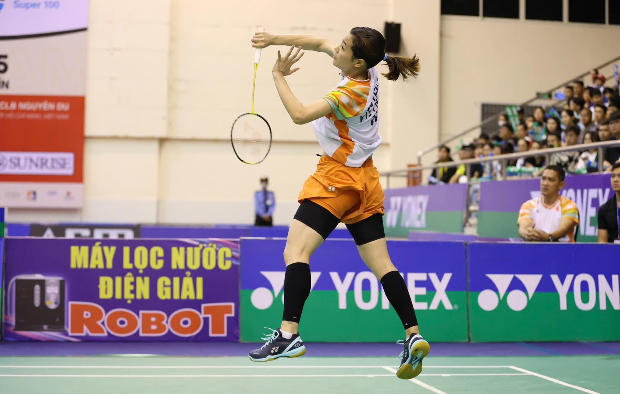 nguyen-thuy-linh-ganh-vac-su-menh-tiep-noi-nguyen-tien-minh-truyen-lua-cho-cau-long-viet-nam