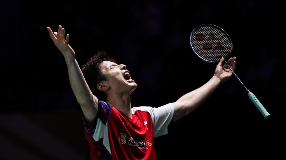 Shi Yu Qi soán ngôi số 1 cầu lông thế giới của Viktor Axelsen Shi Yu Qi soán ngôi số 1 cầu lông thế giới của Viktor Axelsen