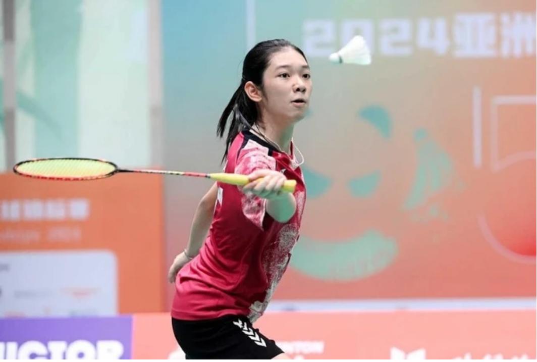 Tay vợt 13 tuổi Nguyễn Thị Thu Huyền là người trẻ nhất tranh tài tại giải cầu lông Việt Nam mở rộng 2024 Tay vợt 13 tuổi Nguyễn Thị Thu Huyền là người trẻ nhất tranh tài tại giải cầu lông Việt Nam mở rộng 2024
