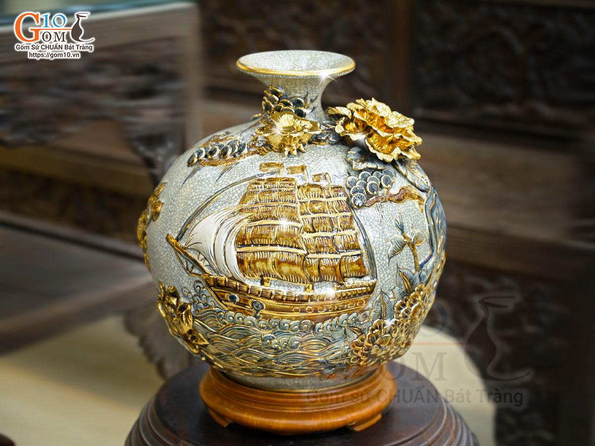 Bình hút lộc men rạn đắp nổi Thuận Buồm Xuôi Gió vẽ vàng 24k, cao 30cm Bình hút lộc men rạn đắp nổi Thuận Buồm Xuôi Gió vẽ vàng 24k, cao 30cm