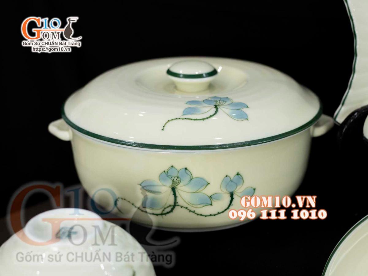 Bộ đồ ăn men kem vẽ hoa Sen Xanh, chỉ xanh - 19 chi tiết Bộ đồ ăn men kem vẽ hoa Sen Xanh, chỉ xanh - 19 chi tiết