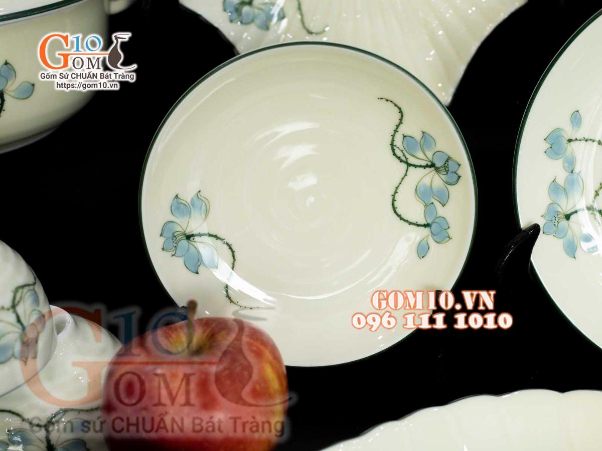 Bộ đồ ăn men kem vẽ hoa Sen Xanh, chỉ xanh - 19 chi tiết Bộ đồ ăn men kem vẽ hoa Sen Xanh, chỉ xanh - 19 chi tiết