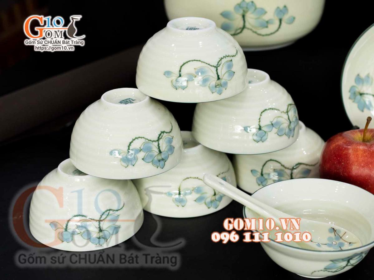 Bộ đồ ăn men kem vẽ hoa Sen Xanh, chỉ xanh - 19 chi tiết Bộ đồ ăn men kem vẽ hoa Sen Xanh, chỉ xanh - 19 chi tiết