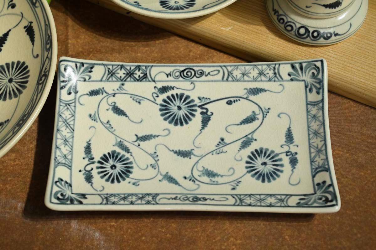 Bộ đồ ăn men rạn họa tiết hoa cúc, 17 chi tiết Bộ đồ ăn men rạn họa tiết hoa cúc, 17 chi tiết