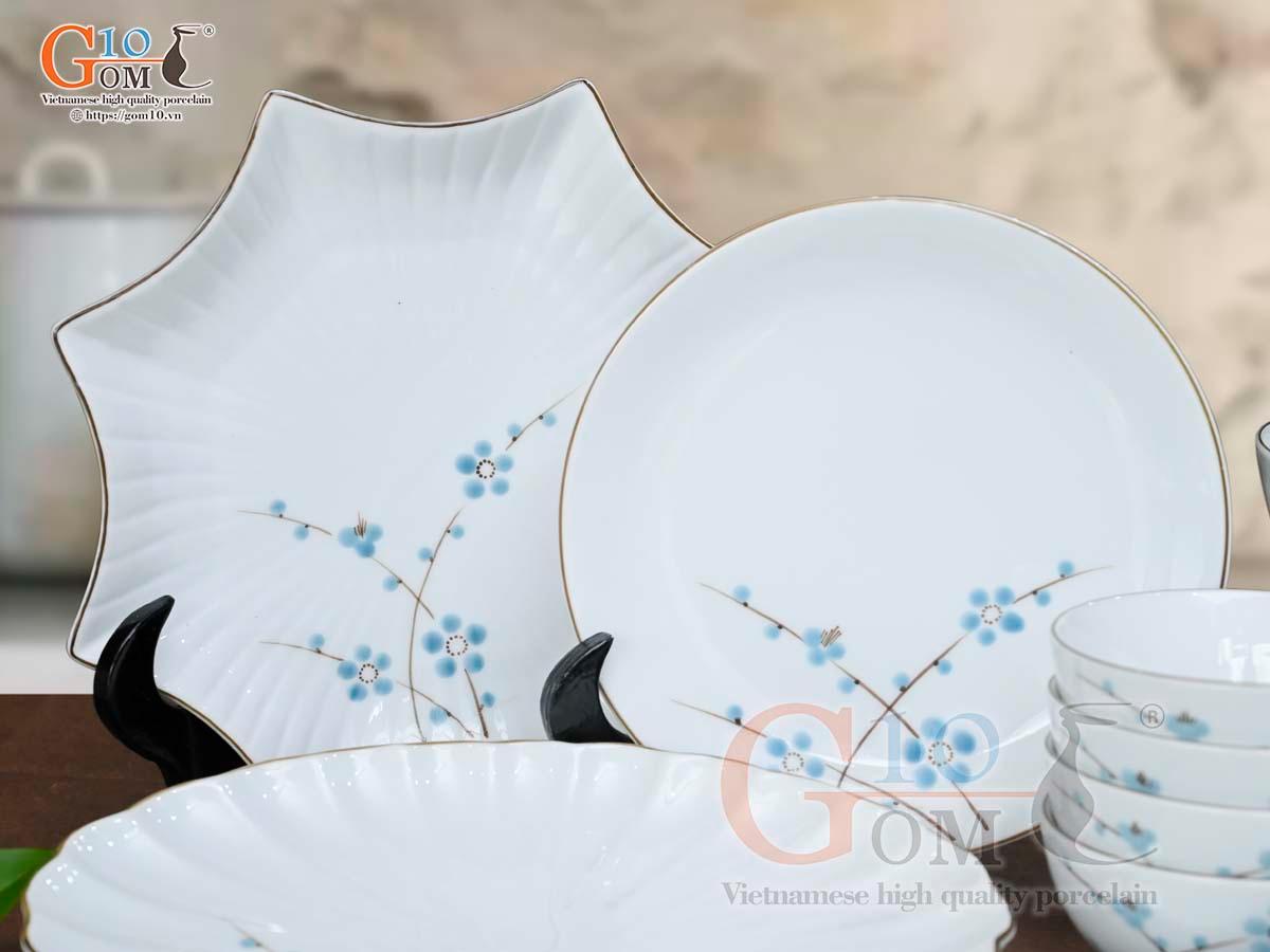 Bộ đồ ăn men trắng vẽ hoa Đào xanh, 13 chi tiết Bộ đồ ăn men trắng vẽ hoa Đào xanh, 13 chi tiết