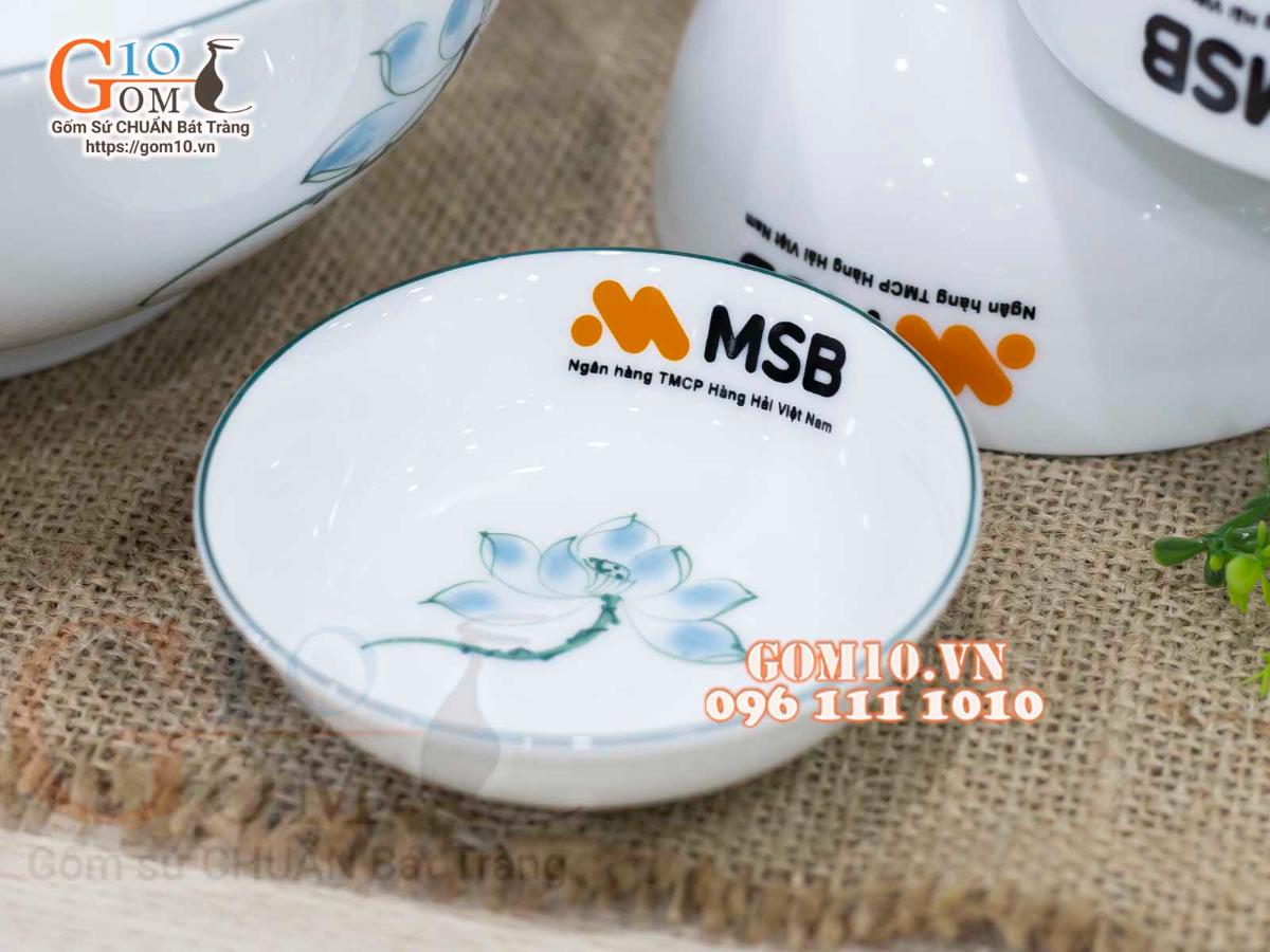 Bộ đồ ăn quà tặng men trắng vẽ sen xanh, in logo