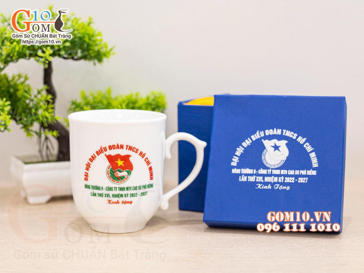 Cốc sứ men trắng dáng chóp lửa có nắp, in logo quà tặng Cốc sứ men trắng dáng chóp lửa có nắp, in logo quà tặng