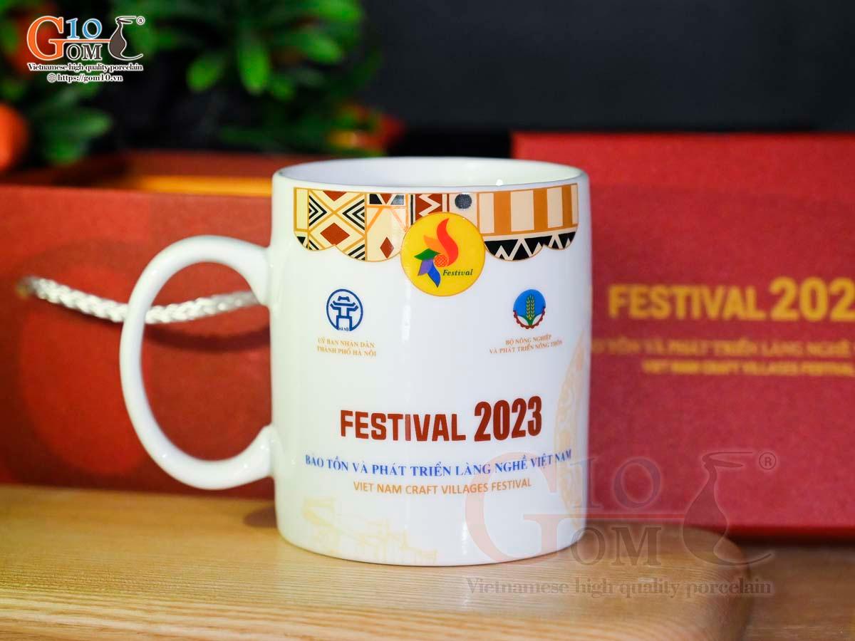 Cốc sứ quai tròn men trắng, in logo quà tặng Cốc sứ quai tròn men trắng, in logo quà tặng