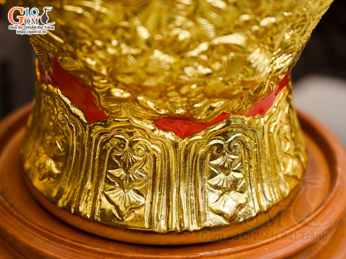 Mai bình men màu đắp nổi Thuận Buồm Xuôi Gió dát vàng 24k, nền đỏ cao 31cm Mai bình men màu đắp nổi Thuận Buồm Xuôi Gió dát vàng 24k, nền đỏ cao 31cm