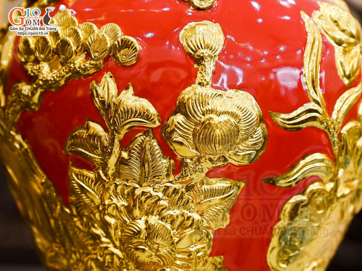 Mai bình men màu đắp nổi Thuận Buồm Xuôi Gió dát vàng 24k, nền đỏ cao 31cm Mai bình men màu đắp nổi Thuận Buồm Xuôi Gió dát vàng 24k, nền đỏ cao 31cm