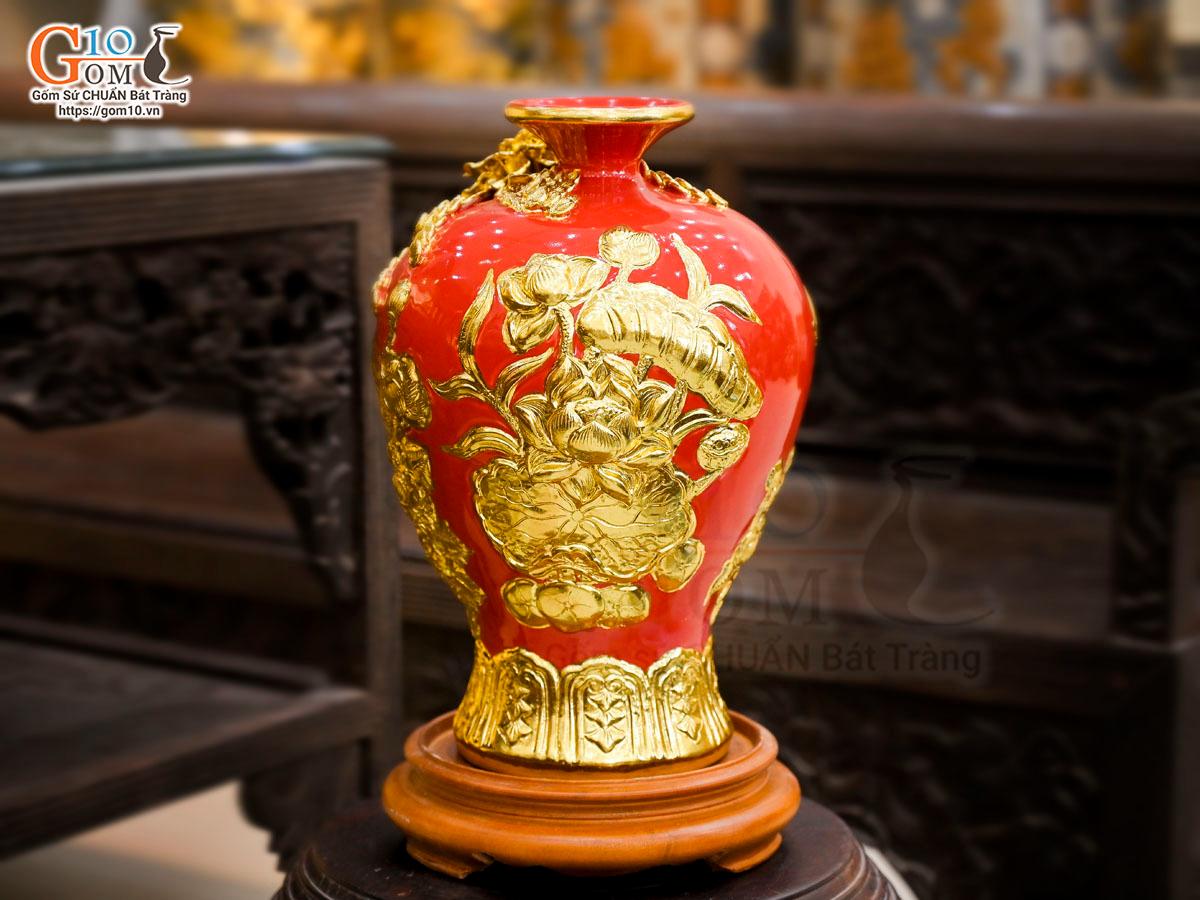 Mai bình men màu đắp nổi Thuận Buồm Xuôi Gió dát vàng 24k, nền đỏ cao 31cm