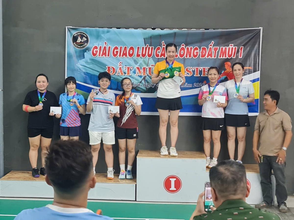 GIAO LƯU CẦU LÔNG ĐẤT MŨI LẦN 1