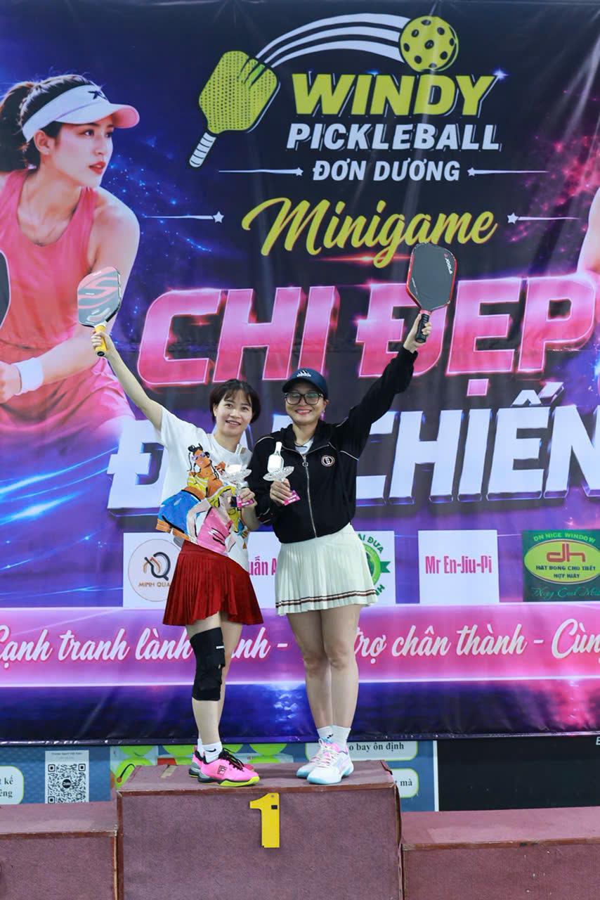 CHỊ ĐẸP ĐẠI CHIẾN