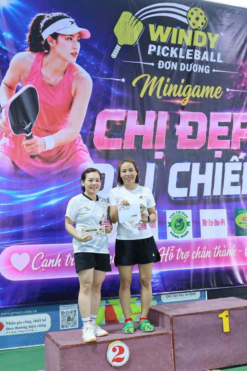 CHỊ ĐẸP ĐẠI CHIẾN