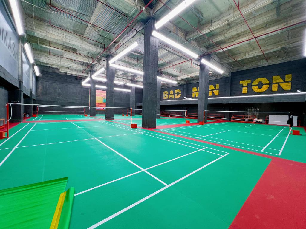 Sân cầu lông Quốc Việt Badminton U-Silk Văn Khê