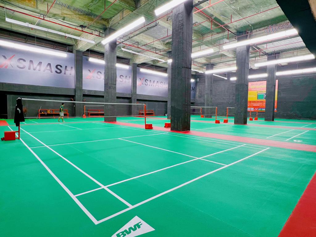 Sân cầu lông Quốc Việt Badminton U-Silk Văn Khê