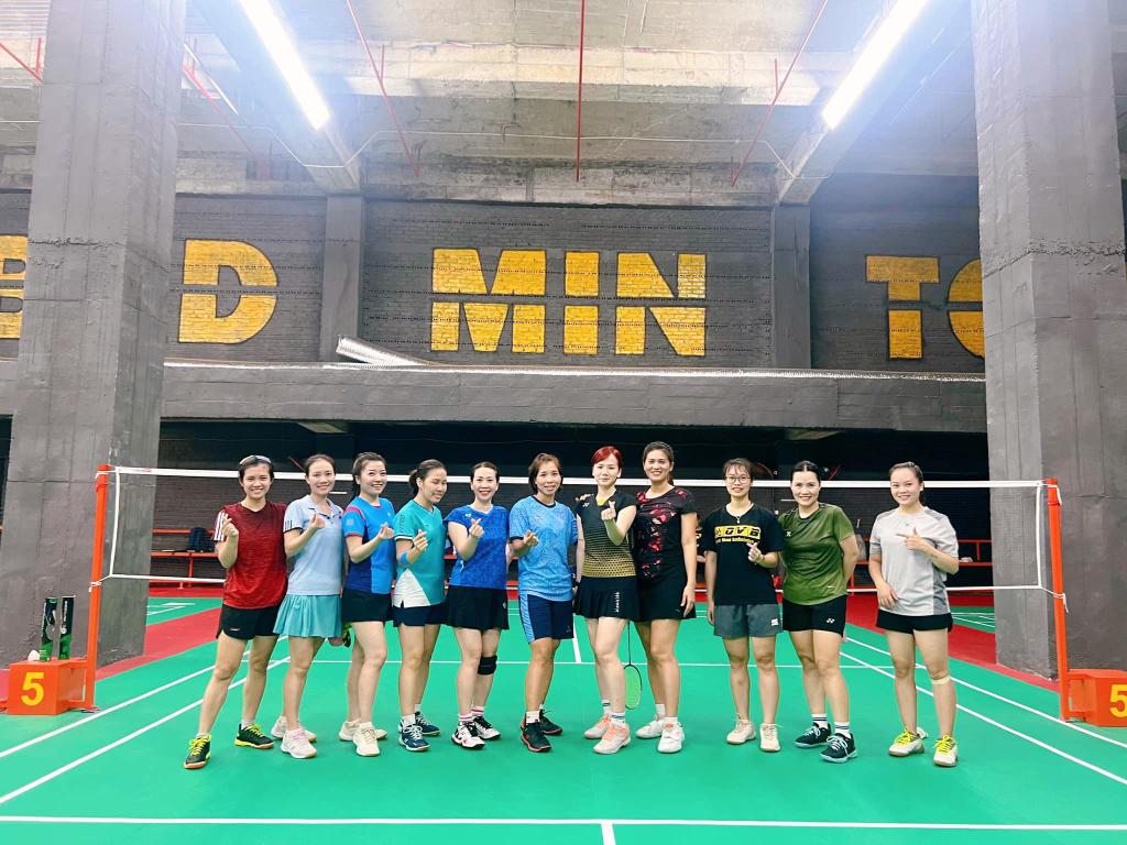 Sân cầu lông Quốc Việt Badminton U-Silk Văn Khê