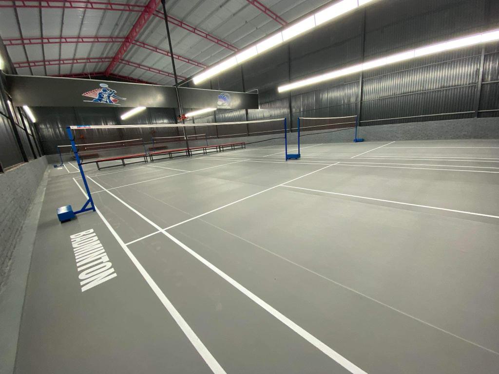 Sân Cầu Lông Bao Cấp