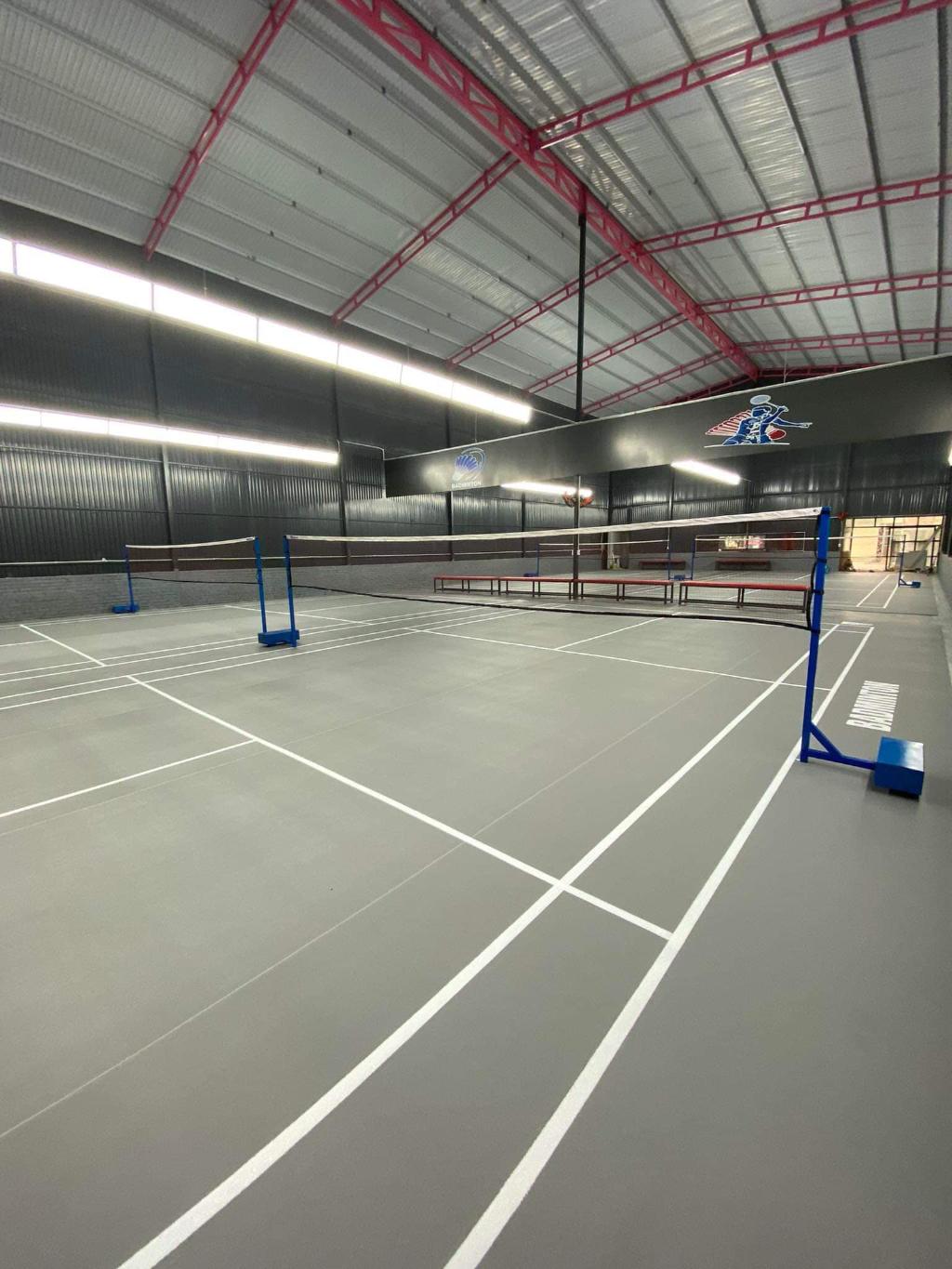 Sân Cầu Lông Bao Cấp