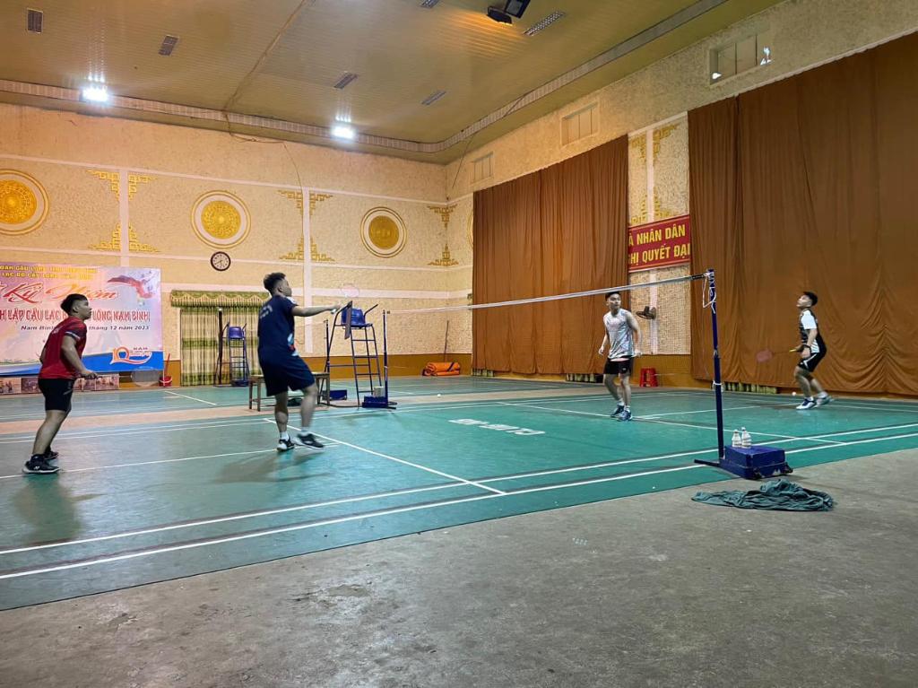 Sân Cầu Lông UBND Phường Nam Bình