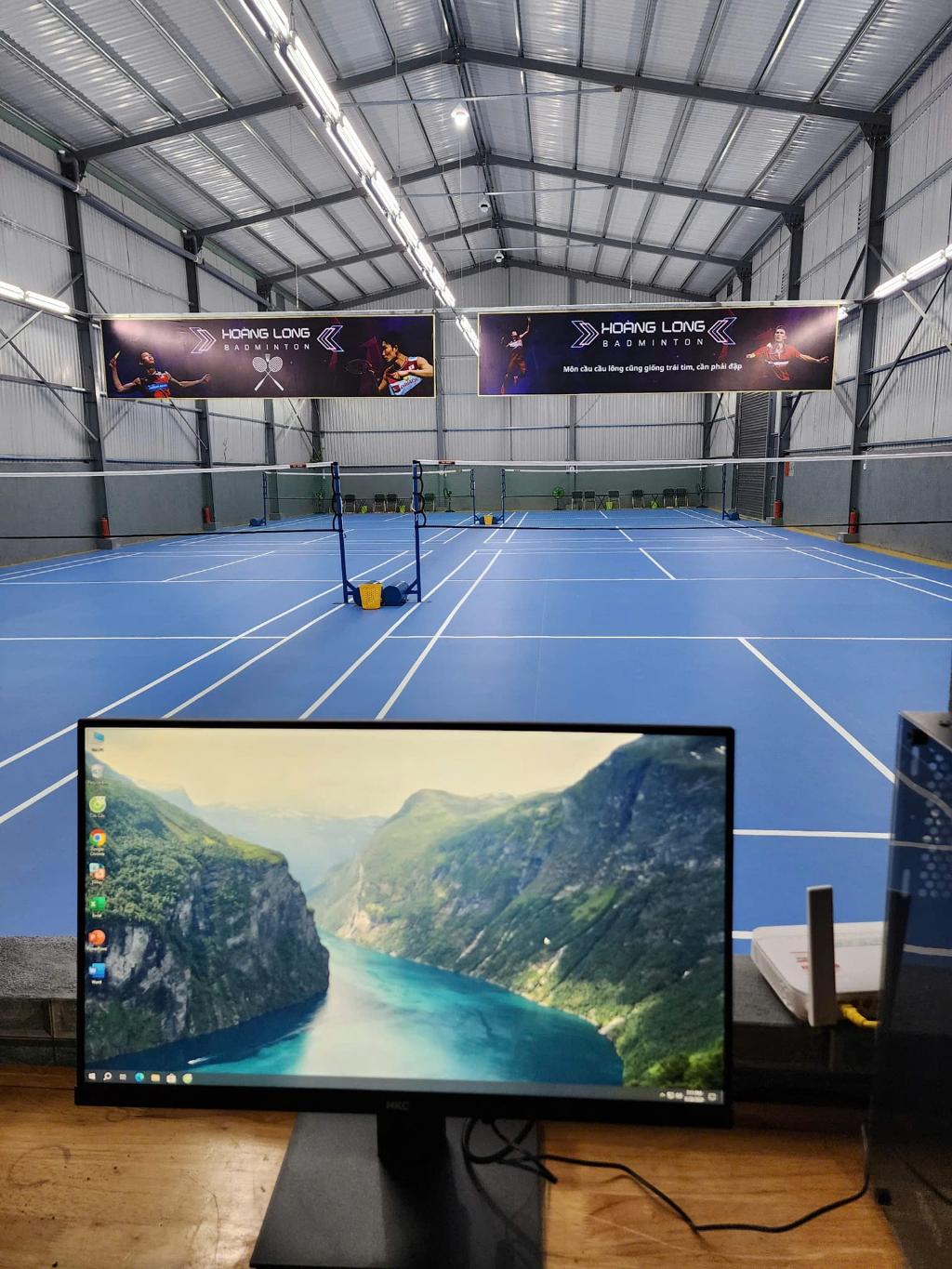 Sân Cầu Lông Hoàng Long