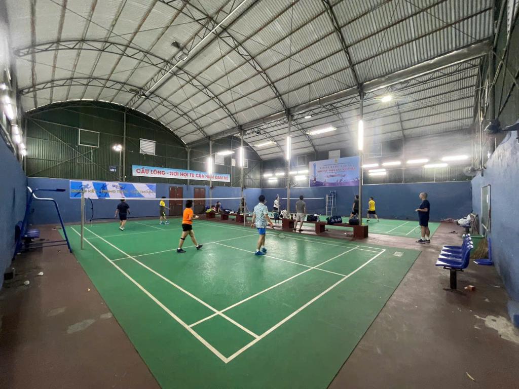 Sân Cầu Lông Trung Tâm Quản Lý Bay