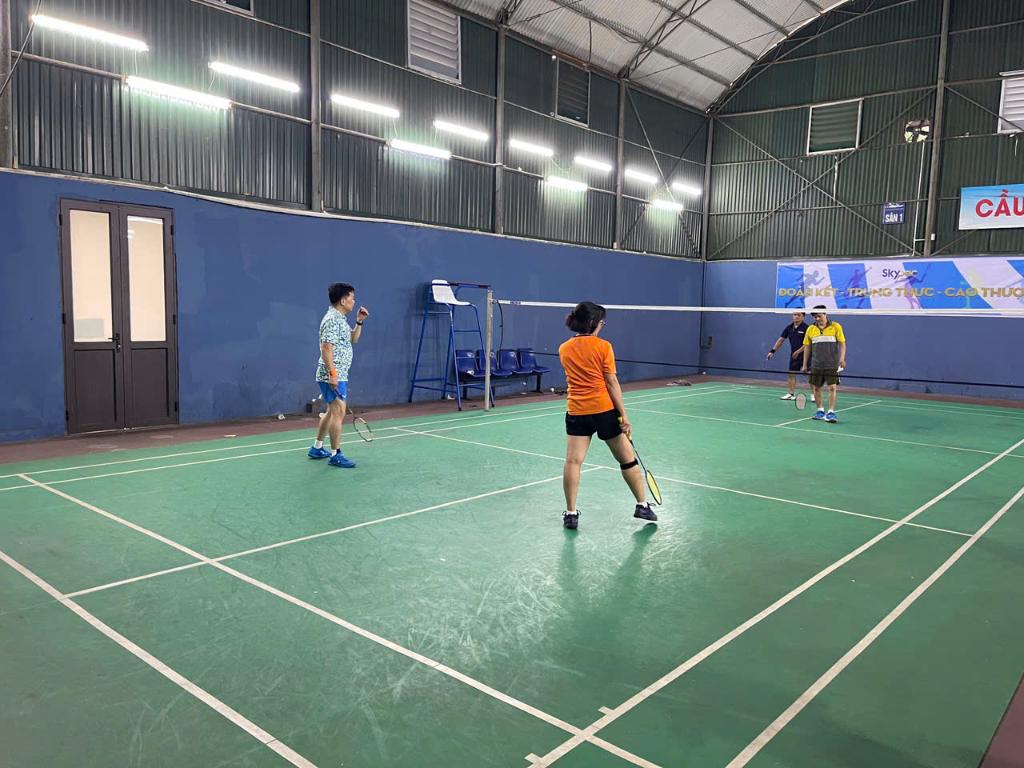 Sân Cầu Lông Trung Tâm Quản Lý Bay