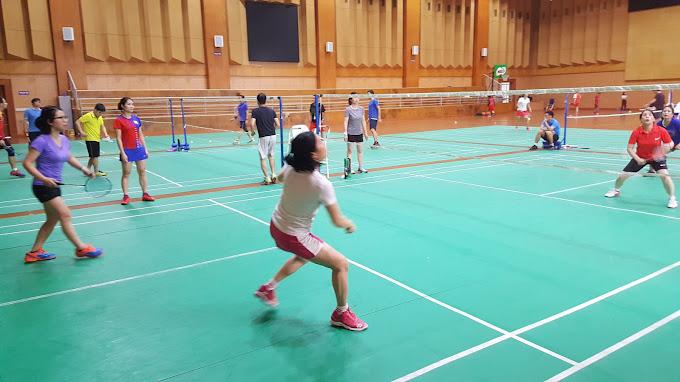 Sân Cầu Lông Trường Năng Khiếu TDTT Q. Long Biên