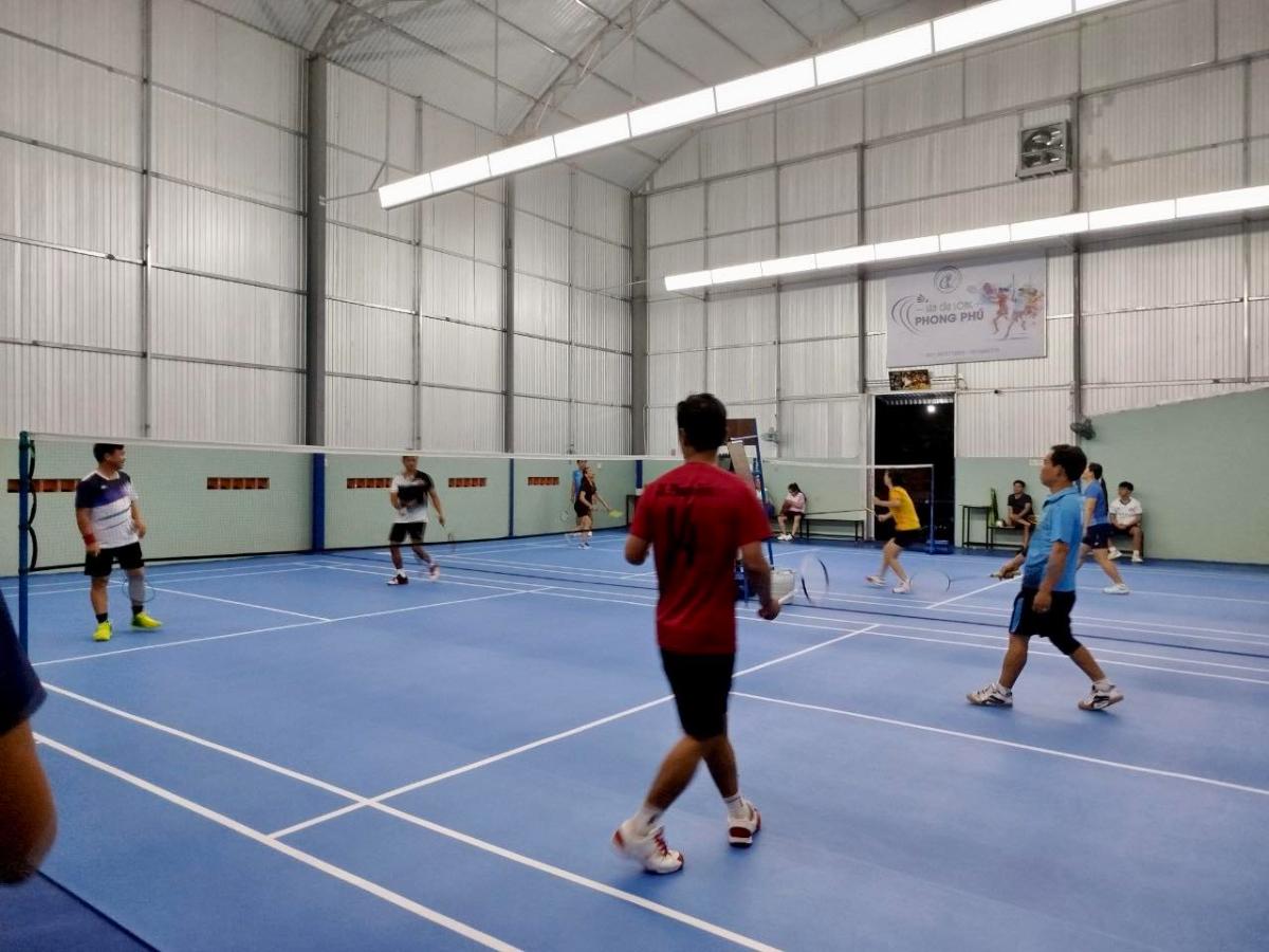 Sân Cầu Lông Phong Phú