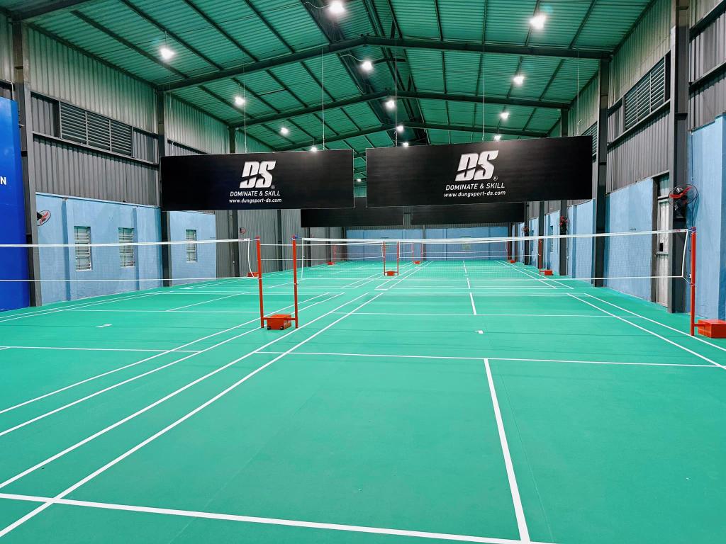 Sân cầu lông Quốc Việt Badminton 948 Quang Trung