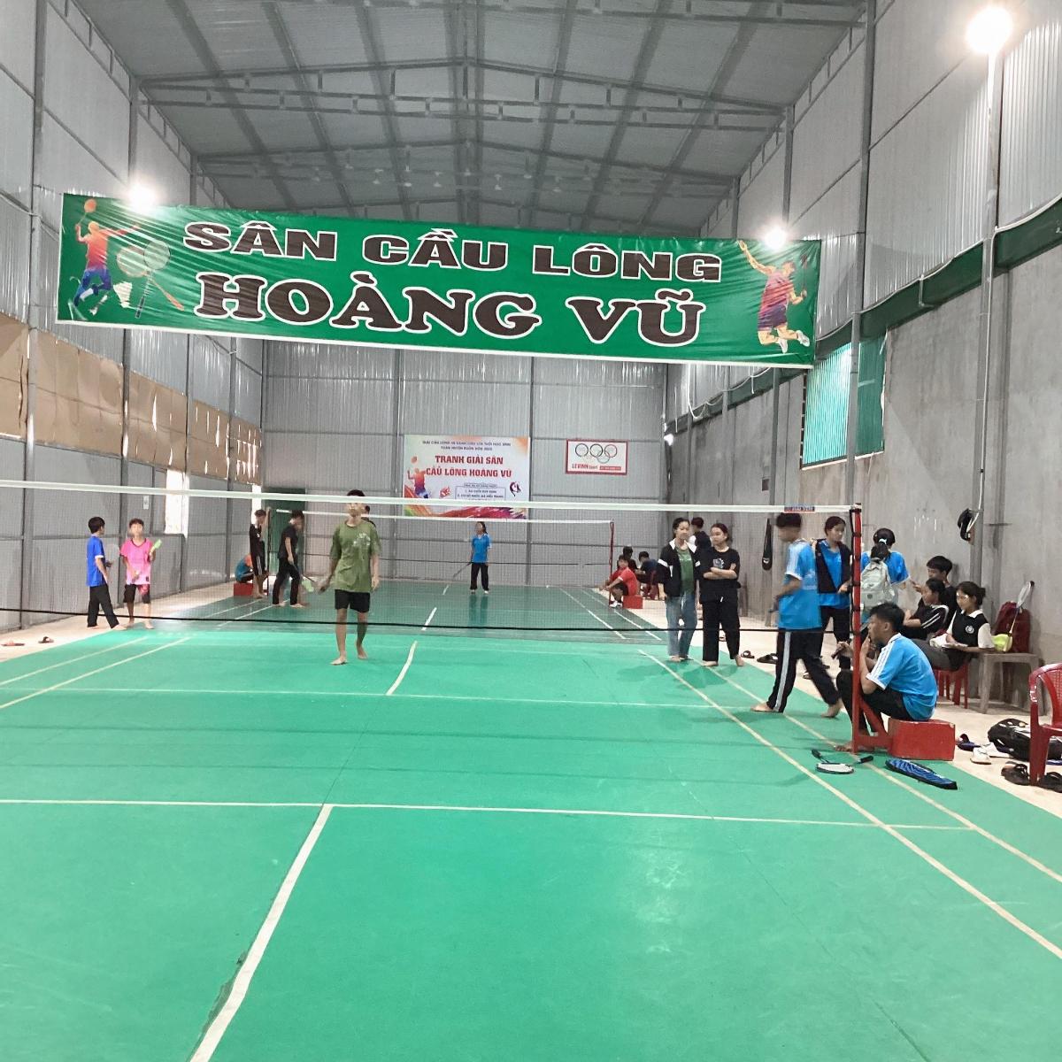 Sân Cầu Lông Hoàng Vũ