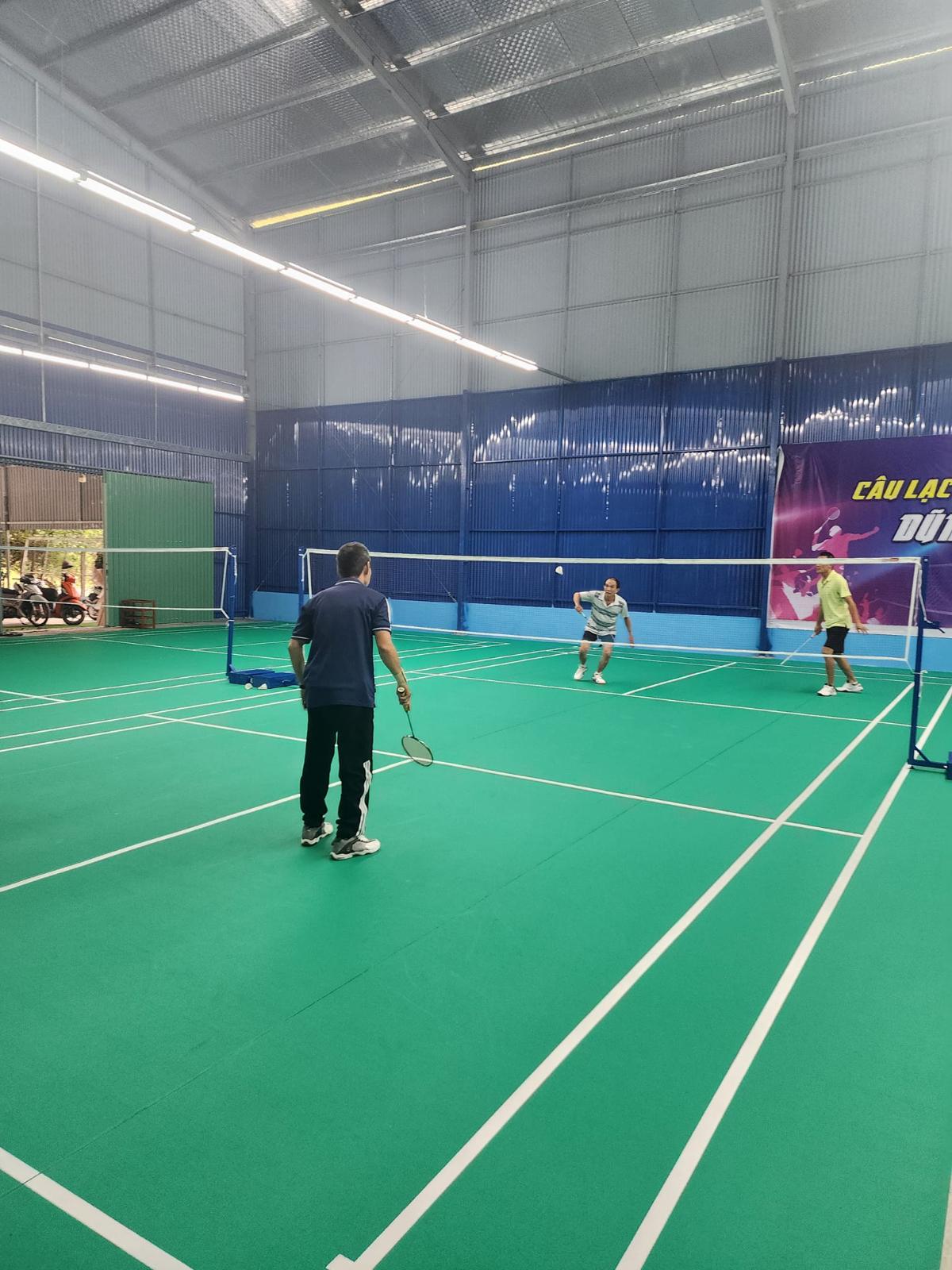 Sân Cầu Lông Dũng Liên