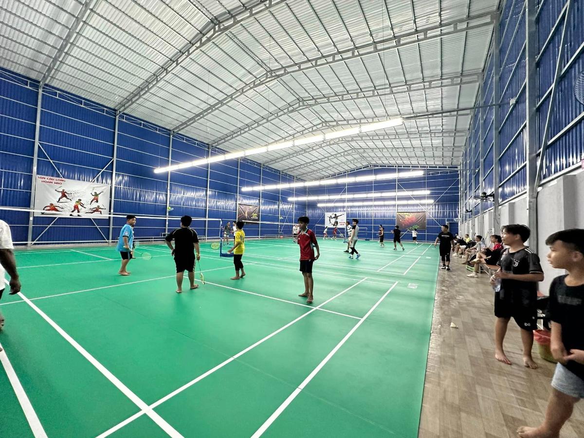Sân Cầu Lông Hoàn Hảo Badminton