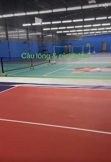 Sân Cầu Lông Sen Xanh 18