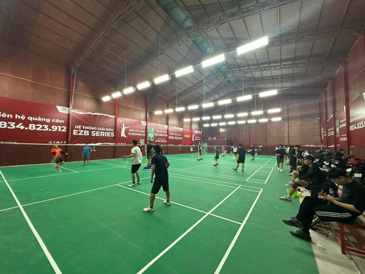 Sân Cầu Lông EZB Đằng Hải