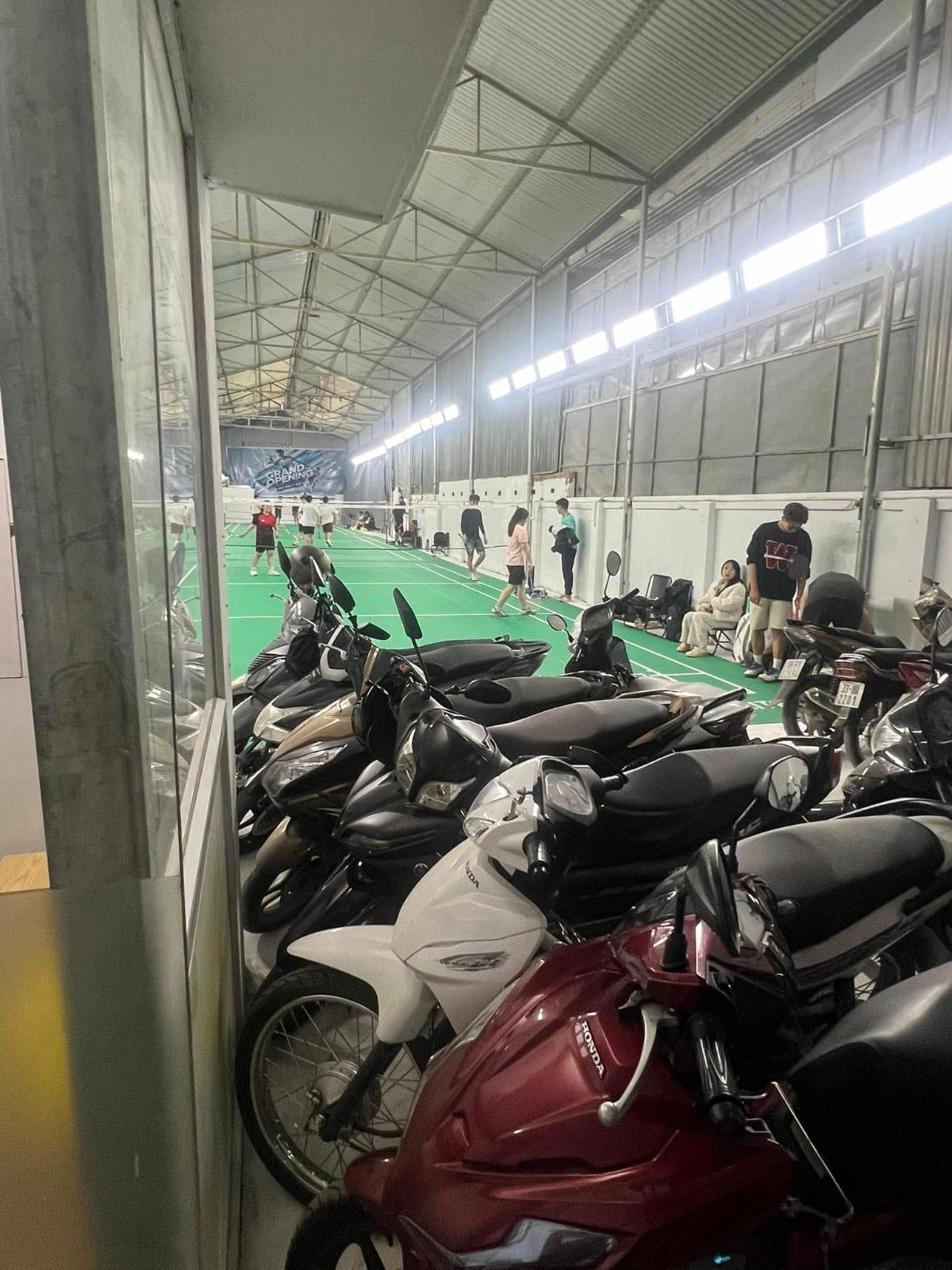 Sân Cầu Lông 402 Phúc Diễn