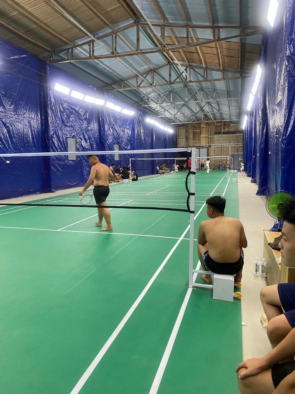 Sân Cầu Lông Hoàng Tuấn