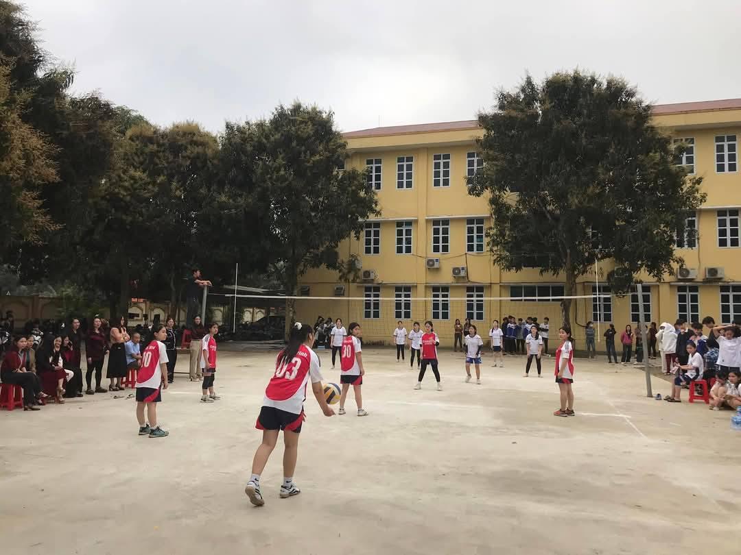 Sân Bóng Chuyền Trường THPT Cao Thắng