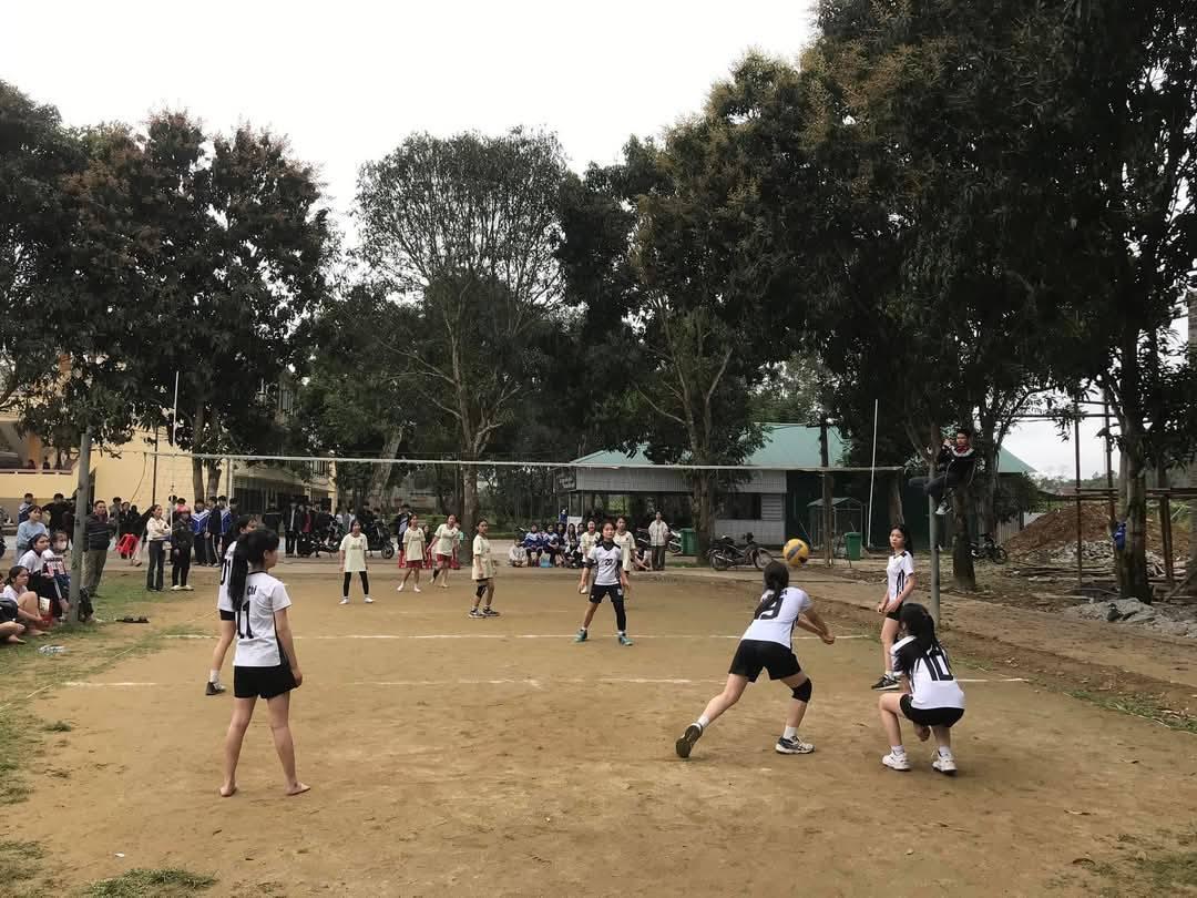 Sân Bóng Chuyền Trường THPT Cao Thắng