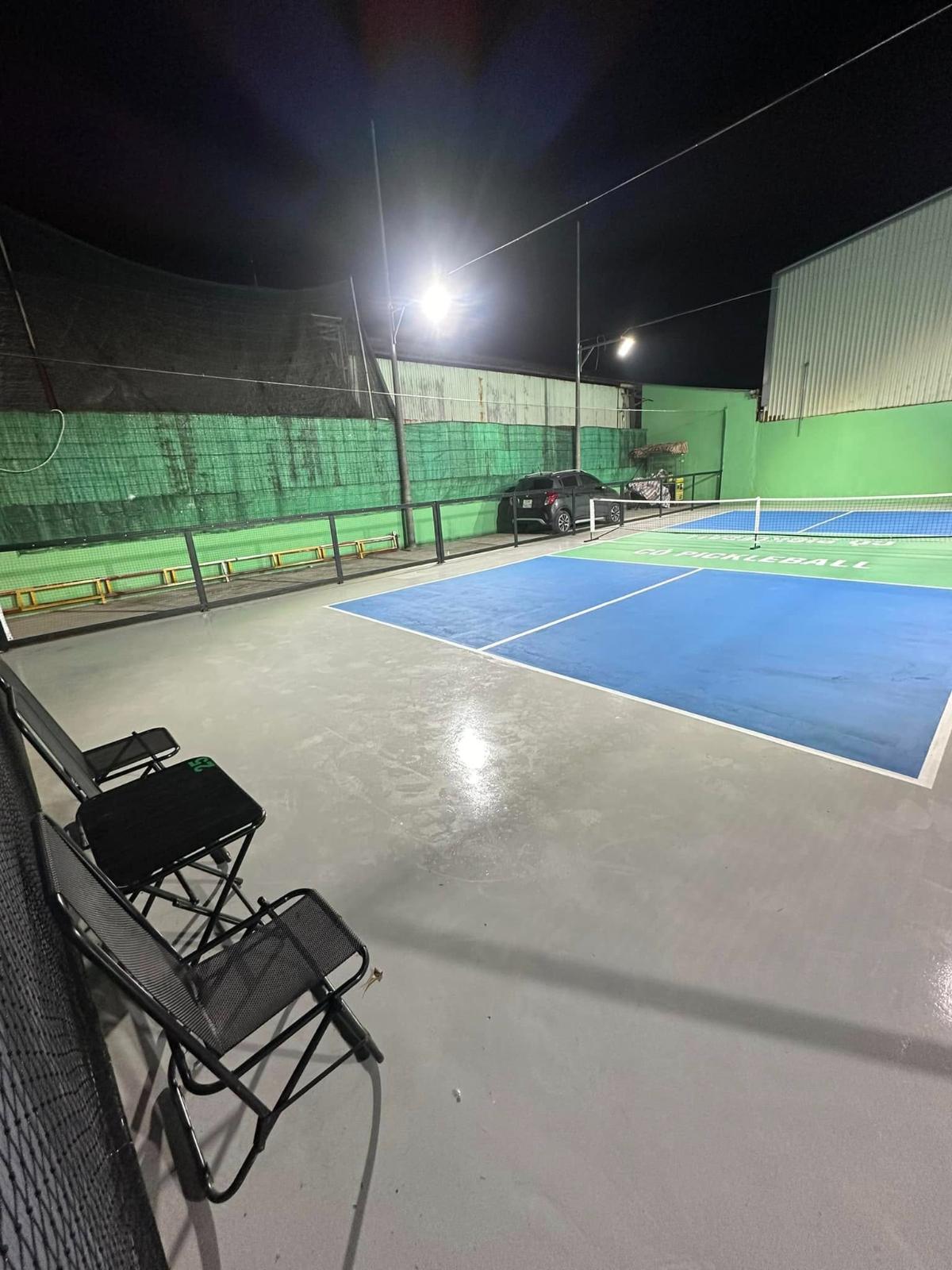 Sân Pickleball Cỏ