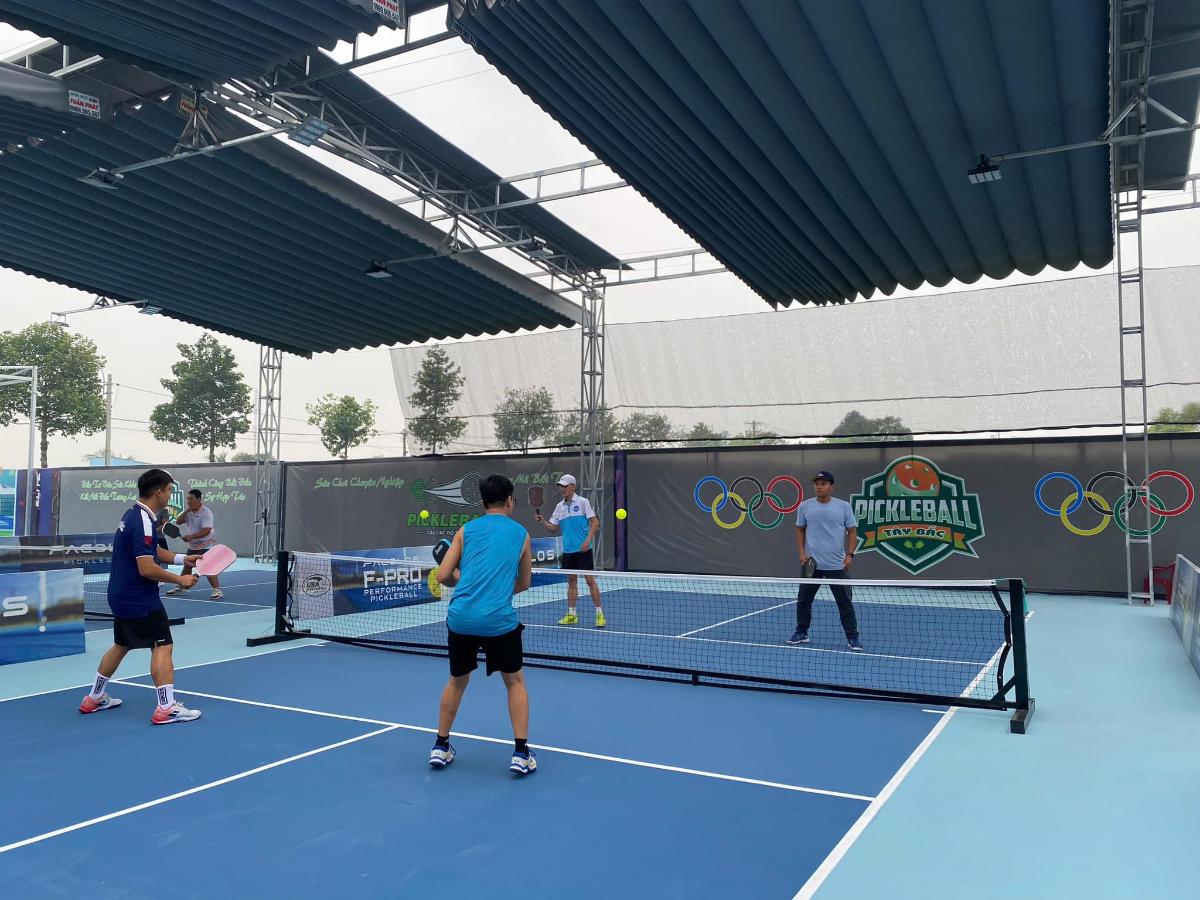 Sân Pickleball Tây Bắc Hóc Môn
