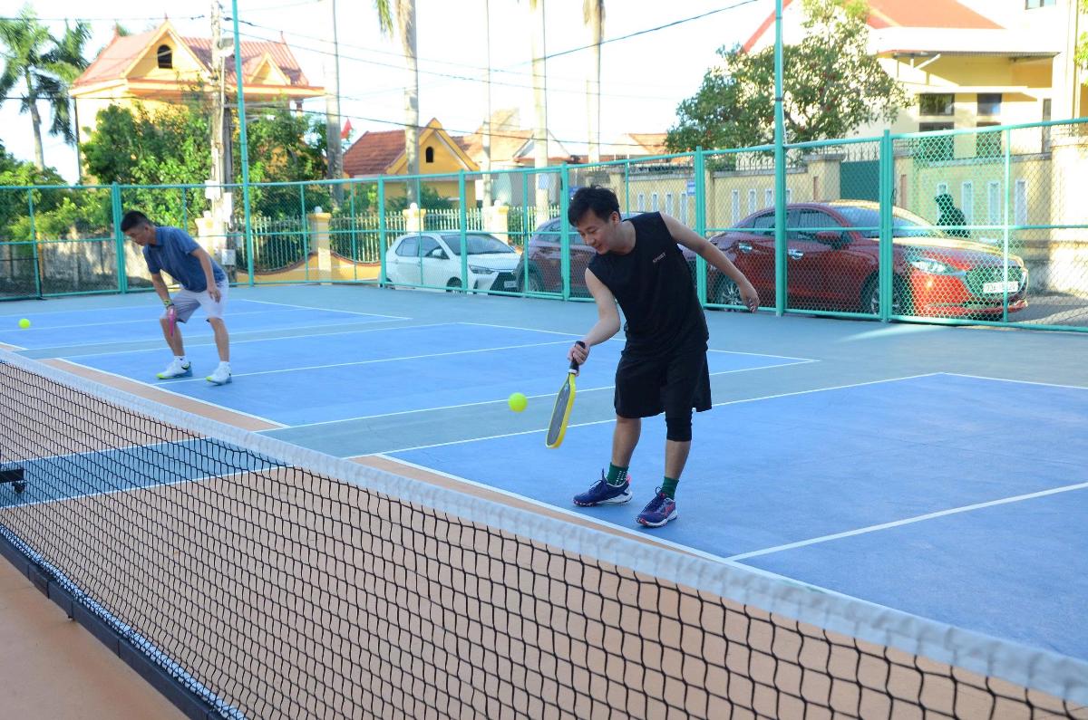 SÂN PICKEBALL QUÁN HÀU