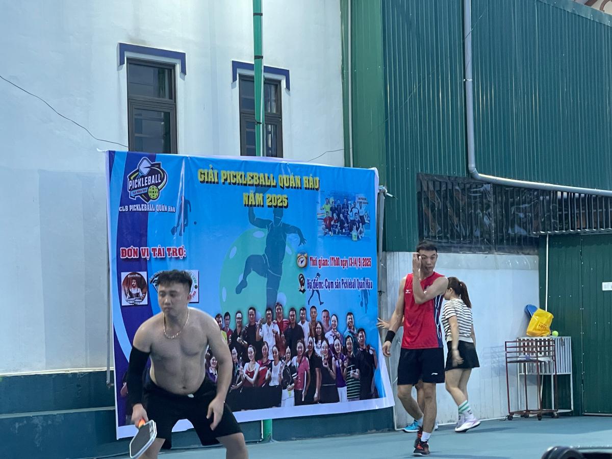 SÂN PICKEBALL QUÁN HÀU