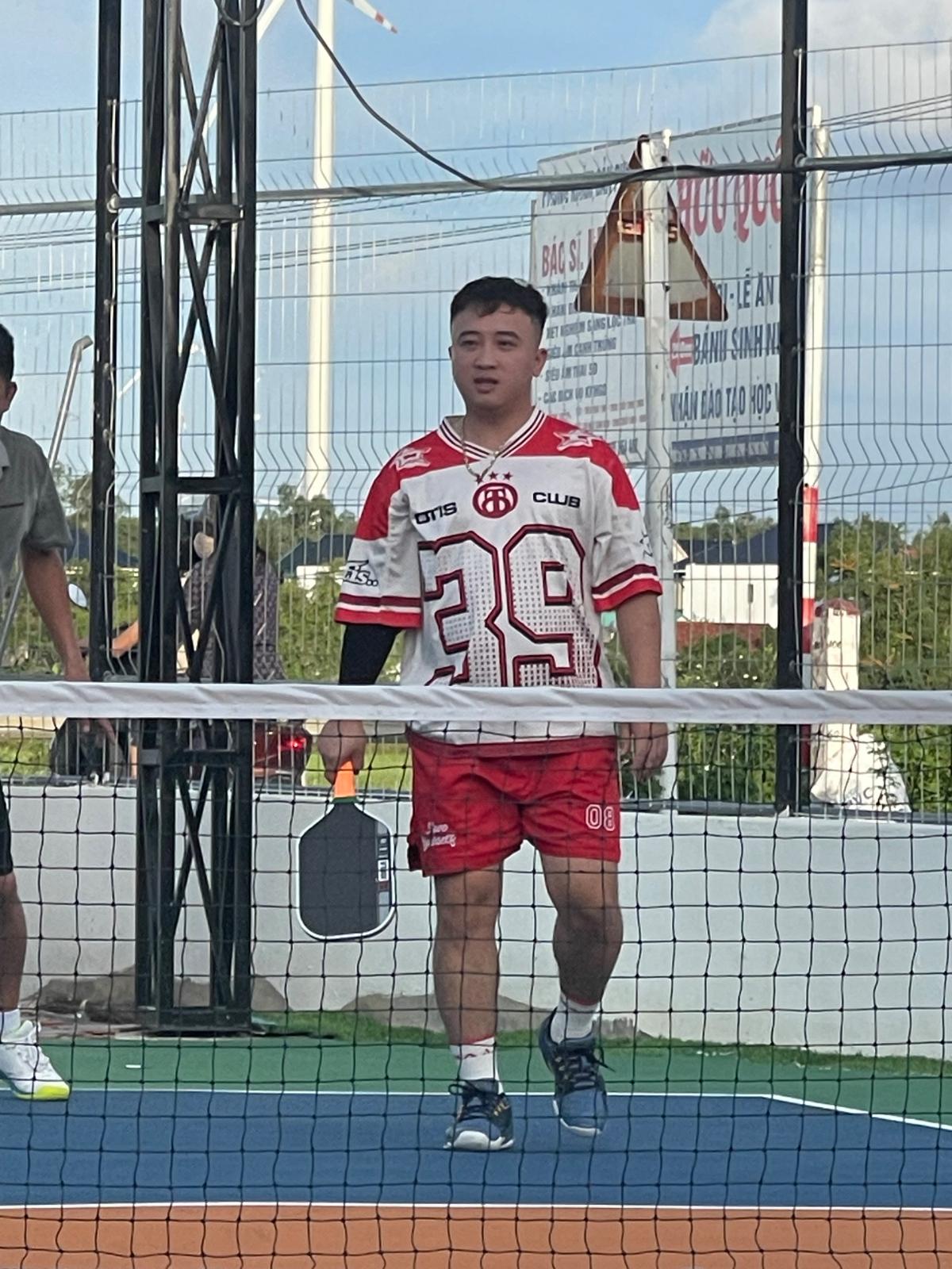 SÂN PICKEBALL QUÁN HÀU