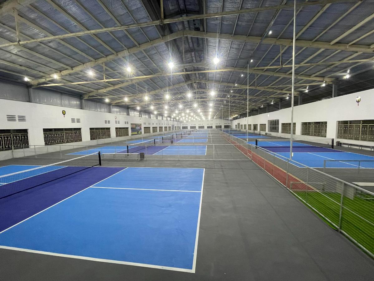 Sân Pickleball & Cầu Lông Hoàng Gia 