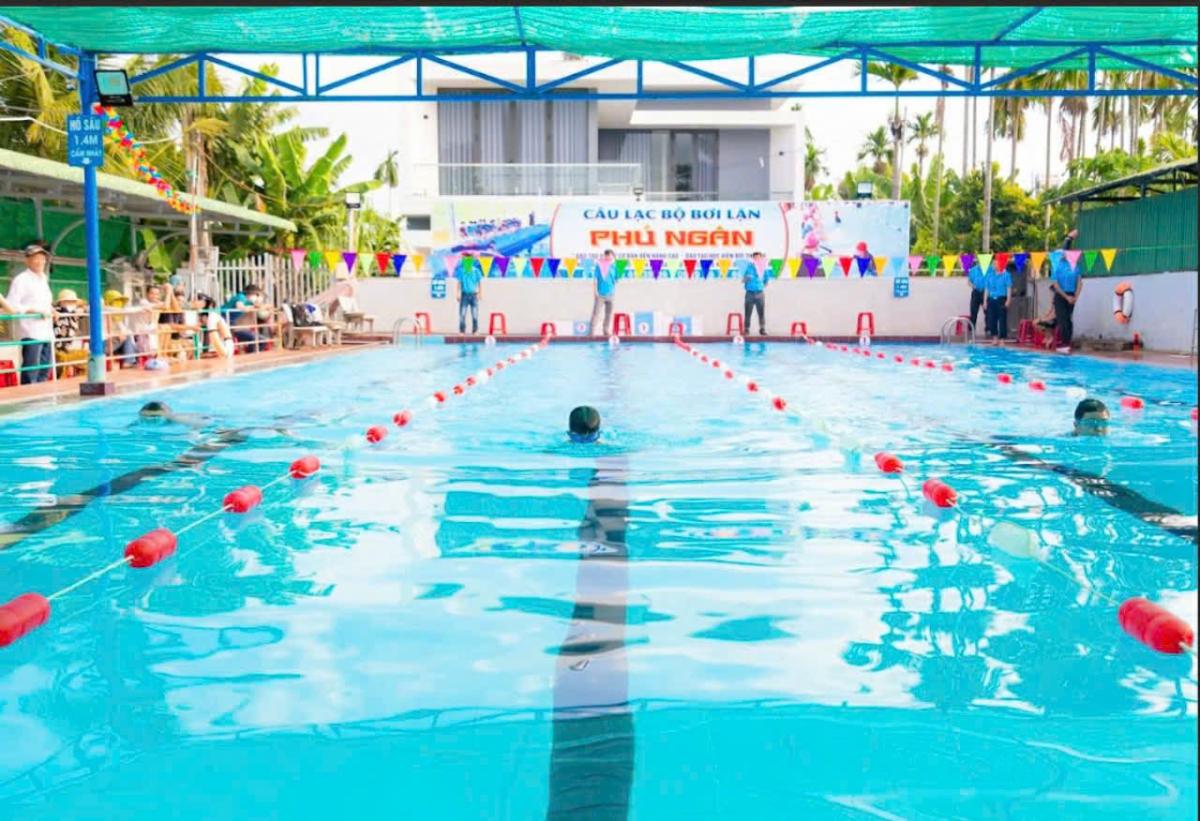 Hồ Bơi Phú Ngân