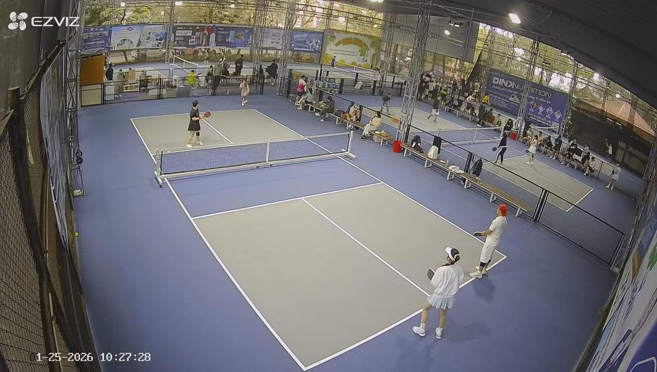 Sân pickleball Cafe Trắng